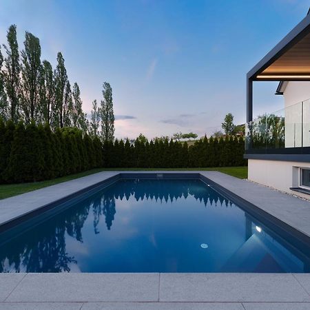 Platschberg Urban Hideaway - Stilvolles Ferienhaus Mit Pool An Der Weinstrasse Berghausen Ngoại thất bức ảnh
